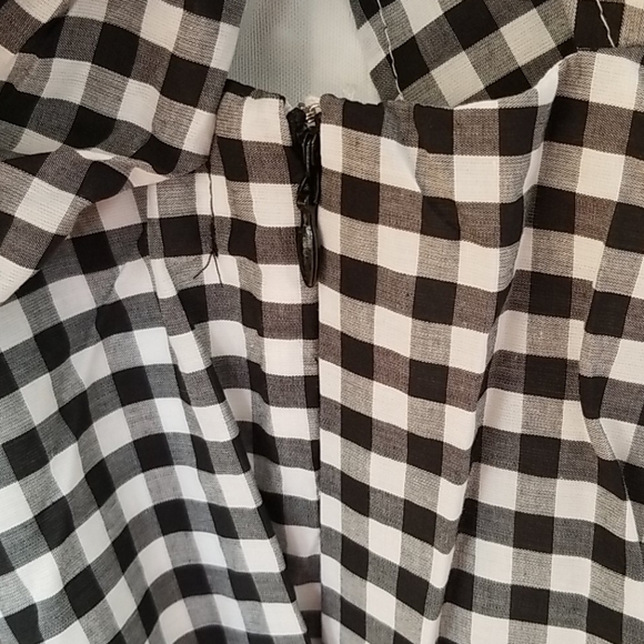 Black and White Dress - Picture 6 of 7